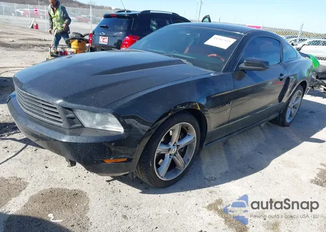 2011 Ford Mustang Gt Premium z USA, uszkodzony, nr VIN 1ZVBP8CF6B5125090